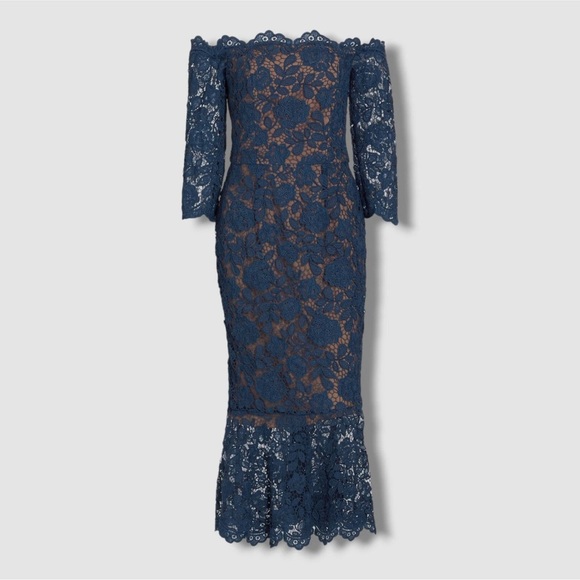 MARCHESA**Elegant Blue Guipure Lace Off-Shoulder Midi Dress**US 8**$795 - Picture 3 of 7